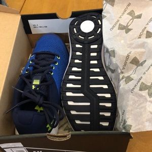 Under Armour UA sneakers Youth boys sz 4